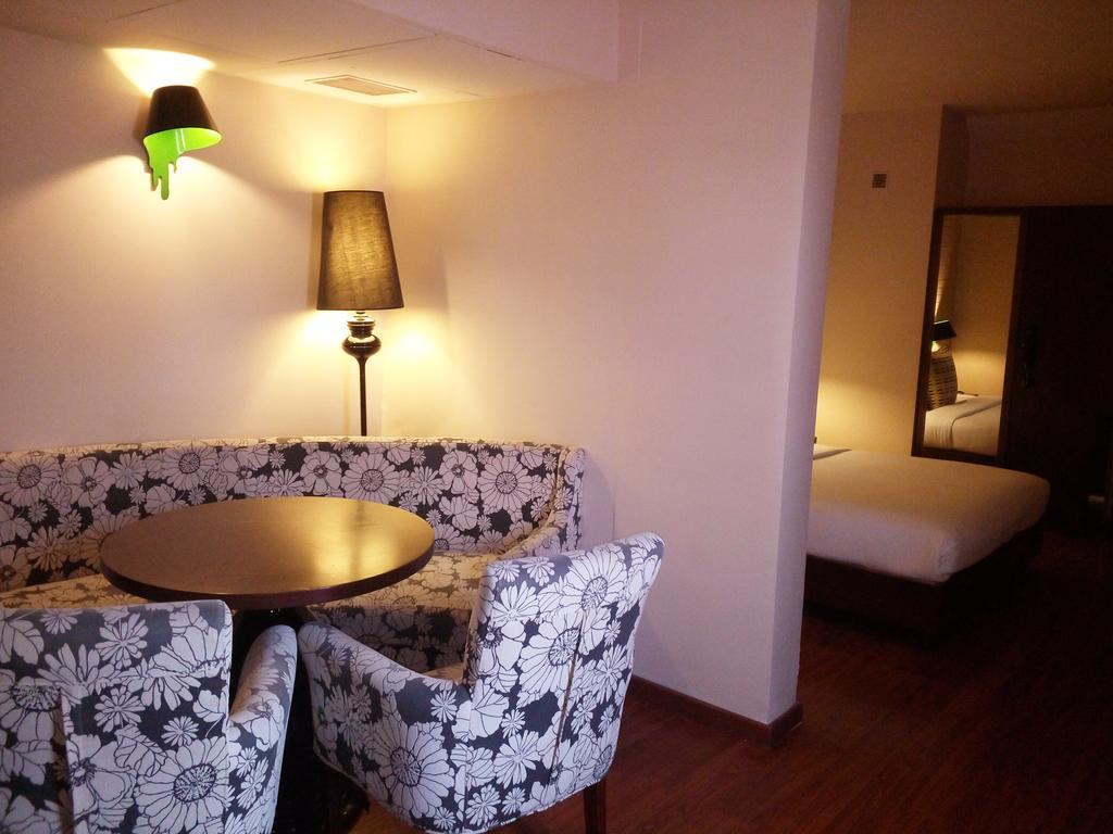 Best Western Plus O2 Indore Exterior photo