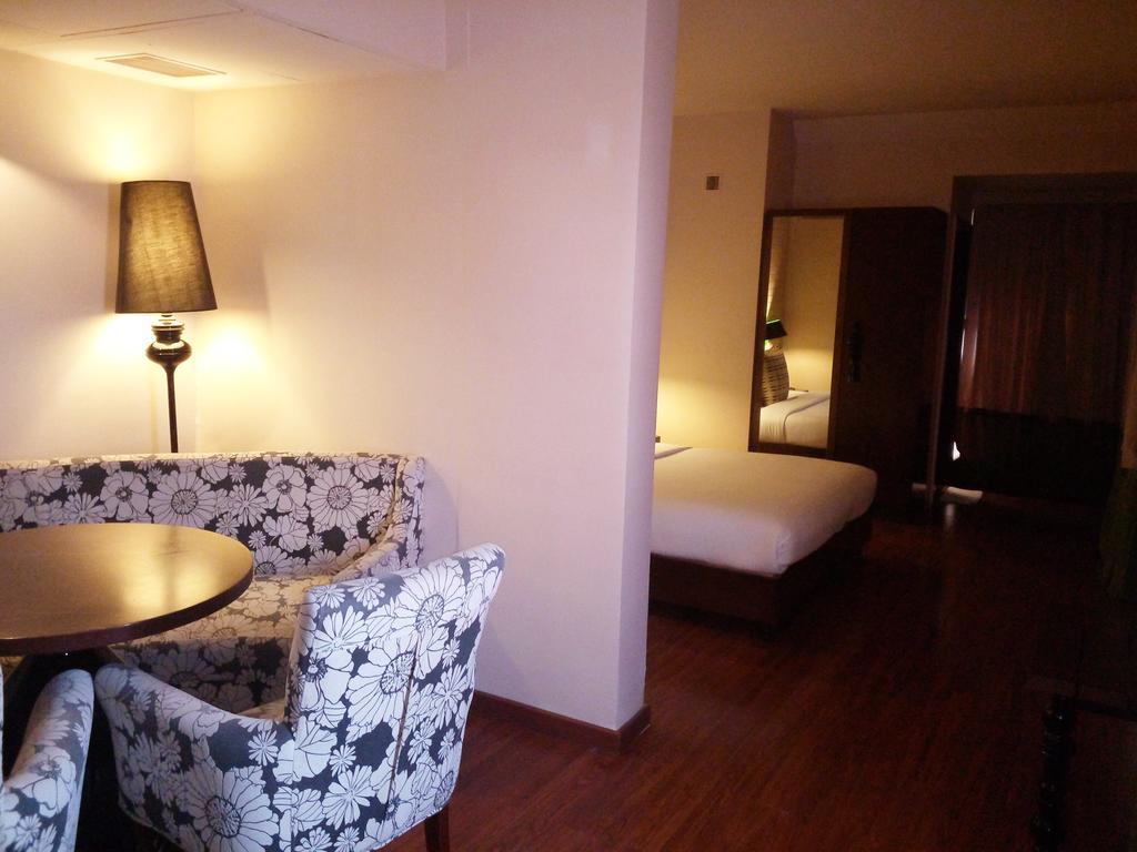 Best Western Plus O2 Indore Exterior photo